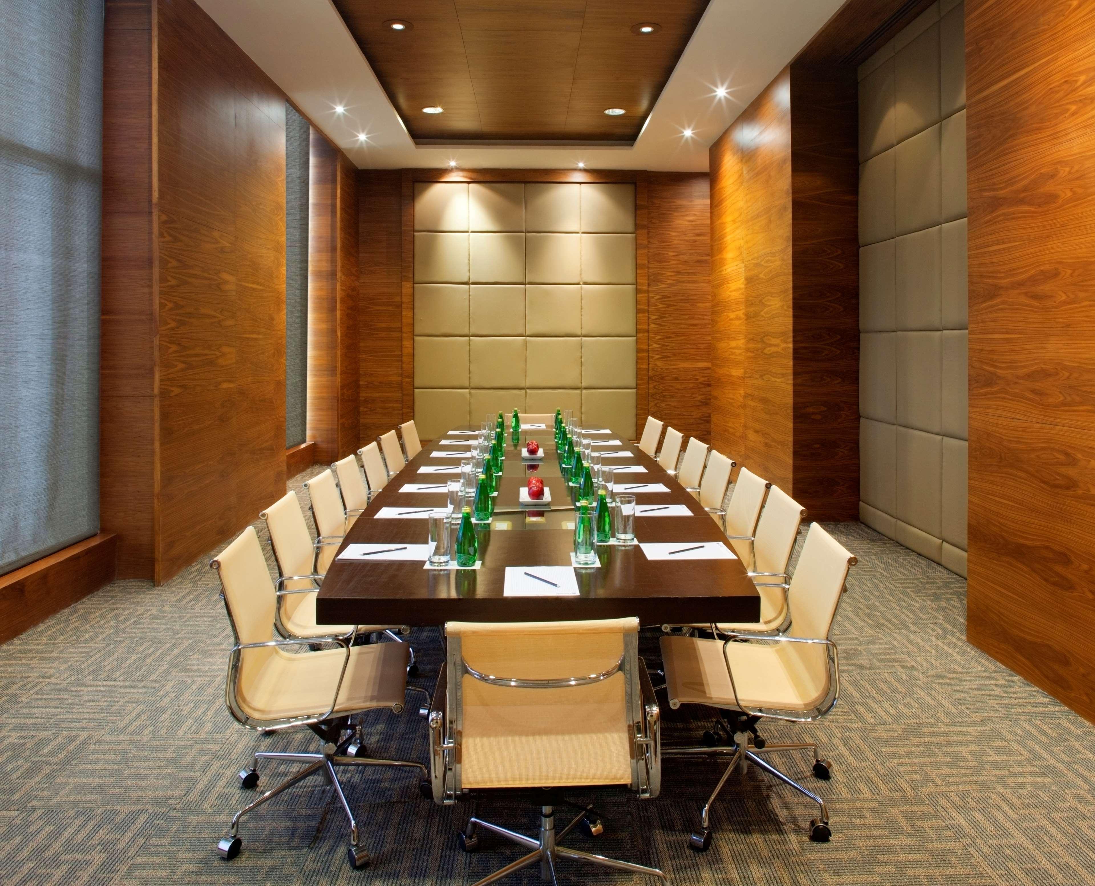Radisson Blu Hotel New Delhi Dwarka Exteriér fotografie Meeting room