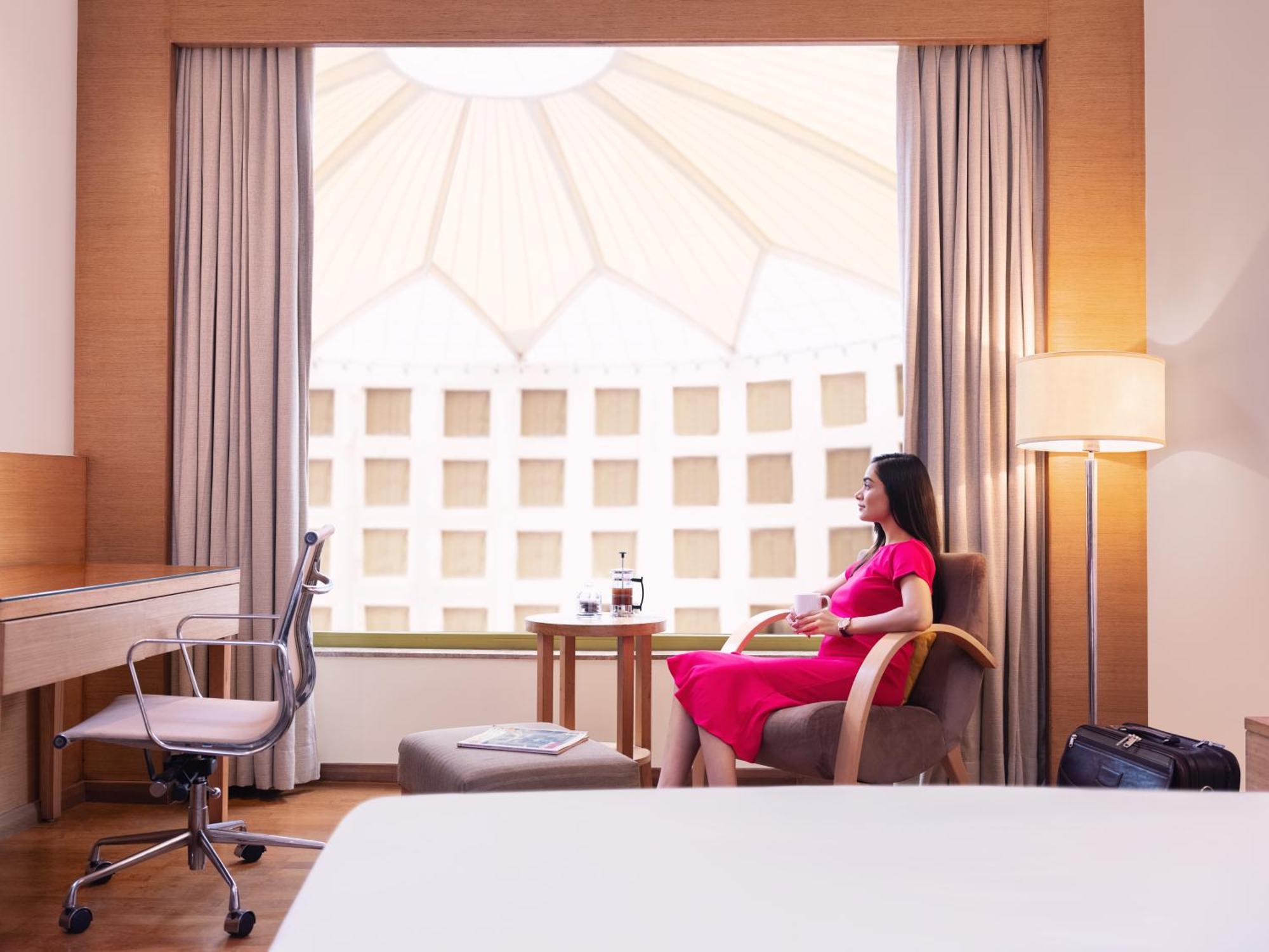 Radisson Blu Hotel New Delhi Dwarka Exteriér fotografie A room at the hotel