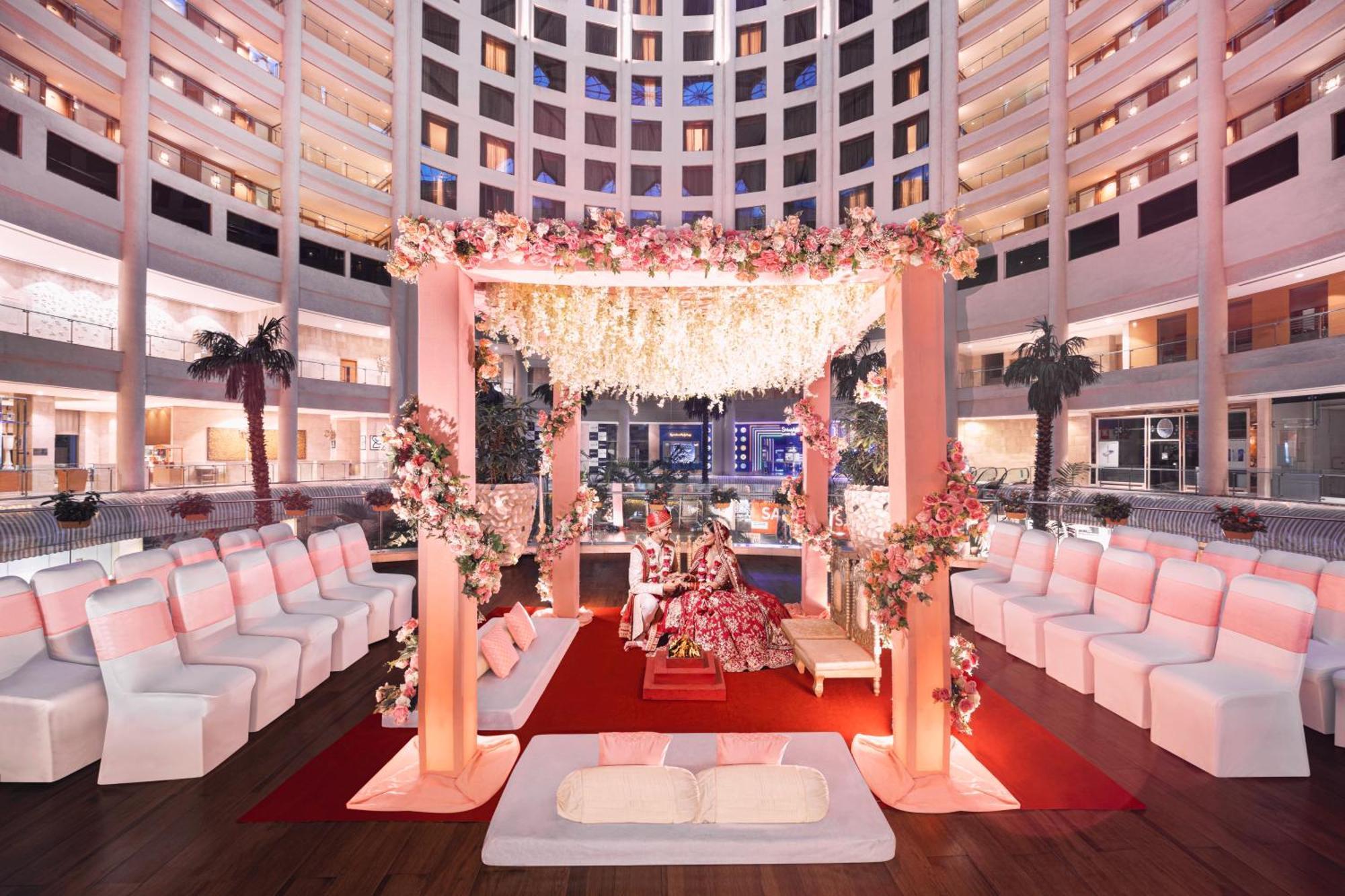 Radisson Blu Hotel New Delhi Dwarka Exteriér fotografie The Grand Ballroom