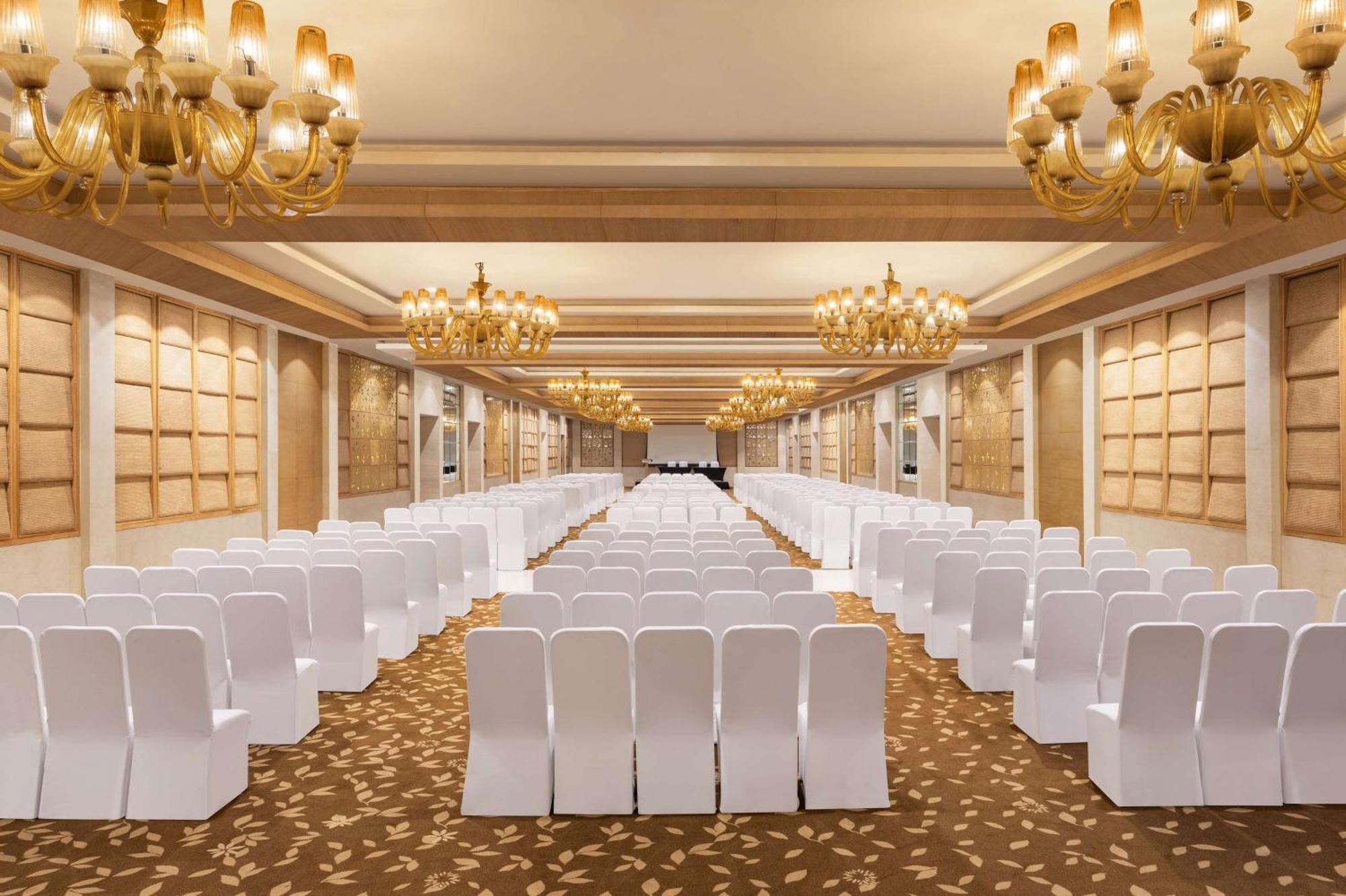 Radisson Blu Hotel New Delhi Dwarka Exteriér fotografie The Royal Hall