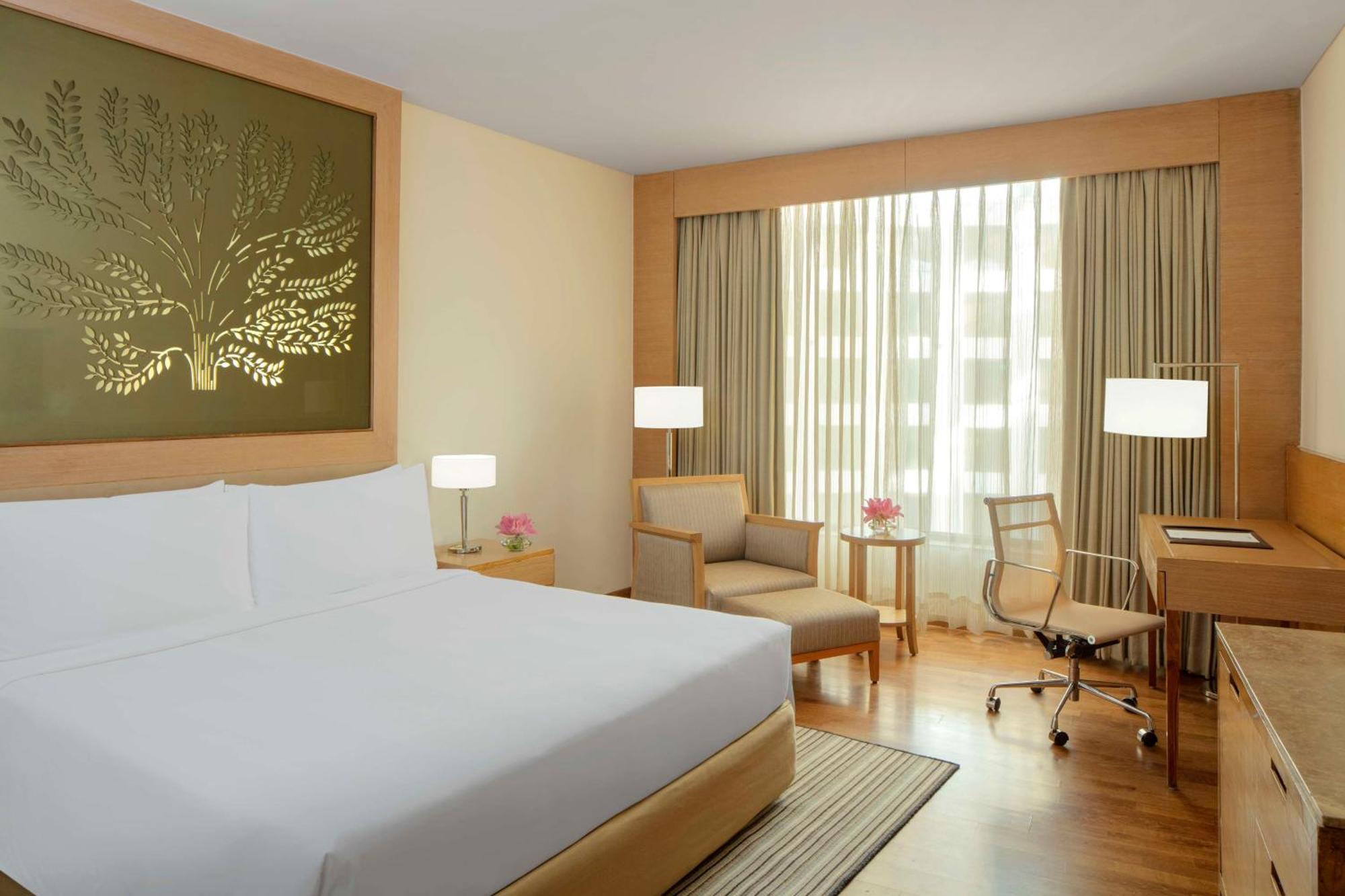 Radisson Blu Hotel New Delhi Dwarka Exteriér fotografie A room at the Taj Bengal