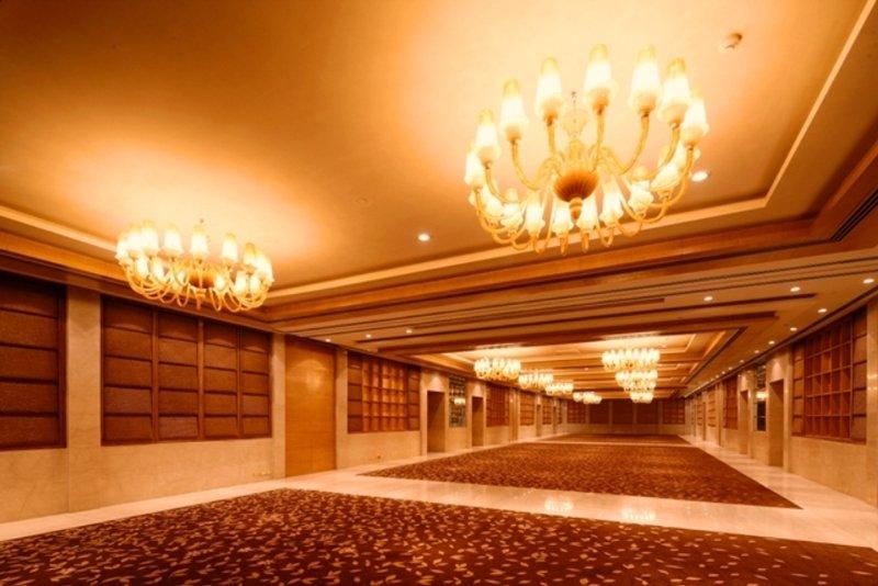 Radisson Blu Hotel New Delhi Dwarka Interiér fotografie The Grand Ballroom