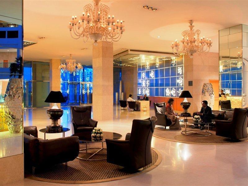 Radisson Blu Hotel New Delhi Dwarka Exteriér fotografie Lobby